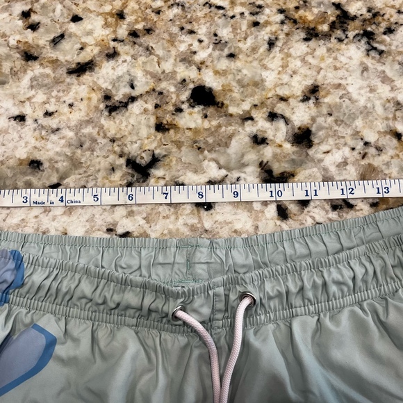 LaCosta Green Men’s swim shorts size large - Picture 4 of 6